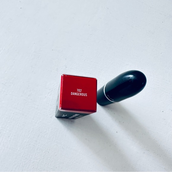 MAC   702 dangerous retro matte lipstick NEW - Picture 4 of 4